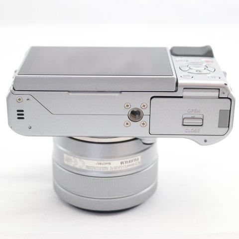 富士フイルム(FUJIFILM) ミラーレス一眼カメラ X-A5レンズキット シルバー X-A5LK-Sの画像