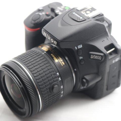 Nikon デジタル一眼レフカメラ D5600 AF-P 18-55 VR レンズキット