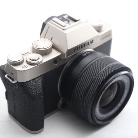 富士フイルム(FUJIFILM) ミラーレス一眼カメラ X-T200レンズキット