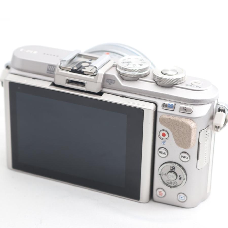 OLYMPUS ミラーレス一眼 E-PL8 EZ ダブルズームキット ホワイト