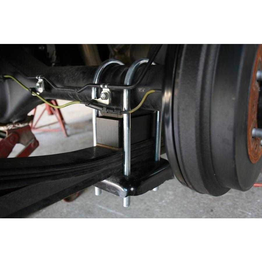 ハイエース 200系 アルミ製 ローダウンブロックキット 2インチ（50mm 