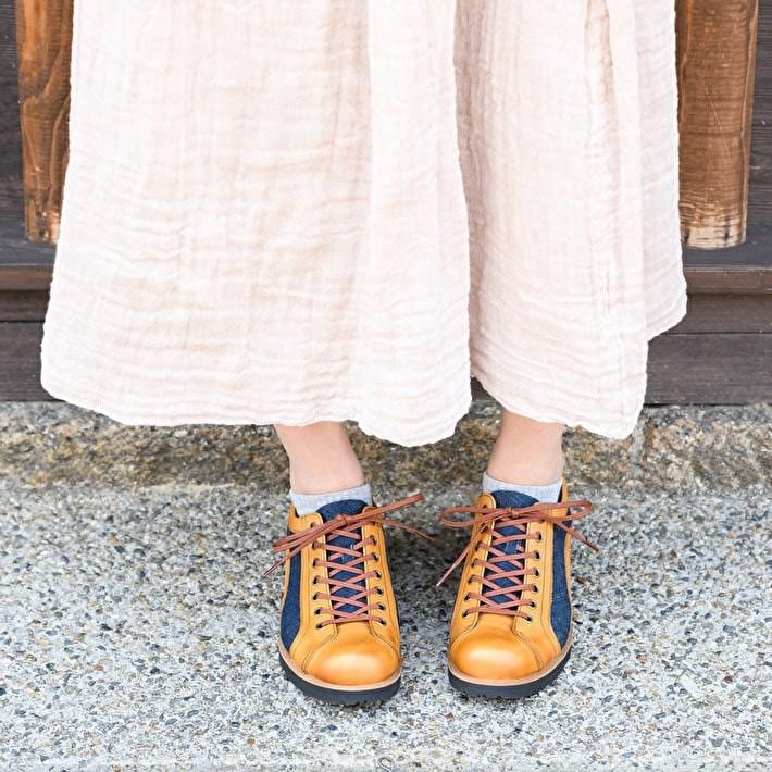 ISM イズム レディーススニーカー 婦人靴 クリームカラー