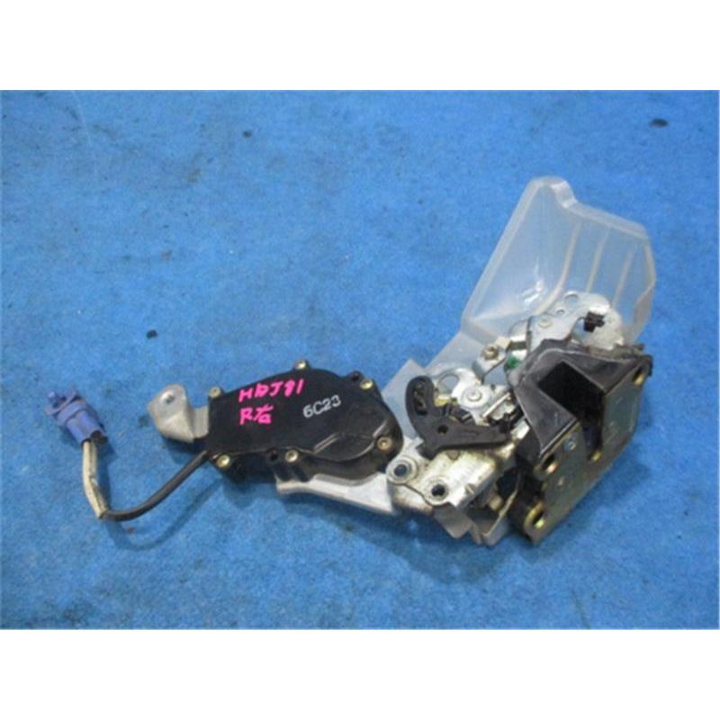 トヨタ 純正 ランドクルーザー フロントドア ロック 右 トヨタ 純正 ランドクルーザー 《 HDJ81V 》 右リアドアロック 69330