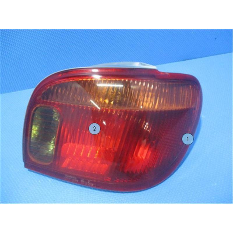 TOYOTA 純正テールランプ レッド　ビィッツ トヨタ 純正 ヴィッツ 《 NCP15 》 右テールランプ 81550-52280 P10100