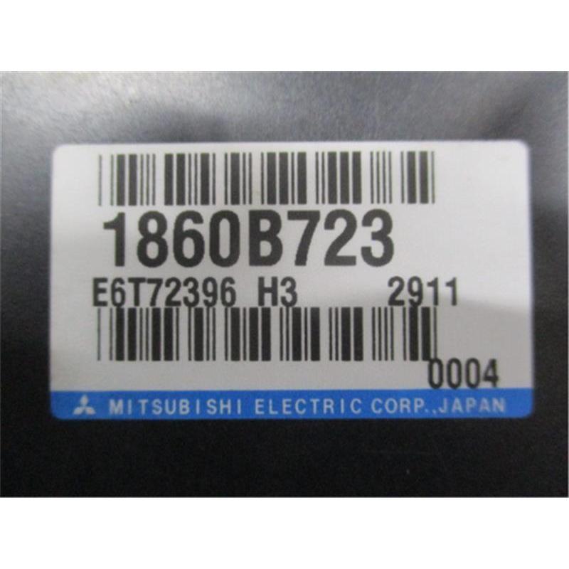 20 世紀中期　純銀製　四角形　エンジンターン加工　内部鏡　パウダー コンパート 20 世紀中期 純銀製 四角形 エンジンターン加工 内部鏡 パウダー