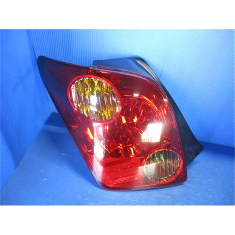 トヨタイストテールランプ純正 トヨタイストテールランプ純正