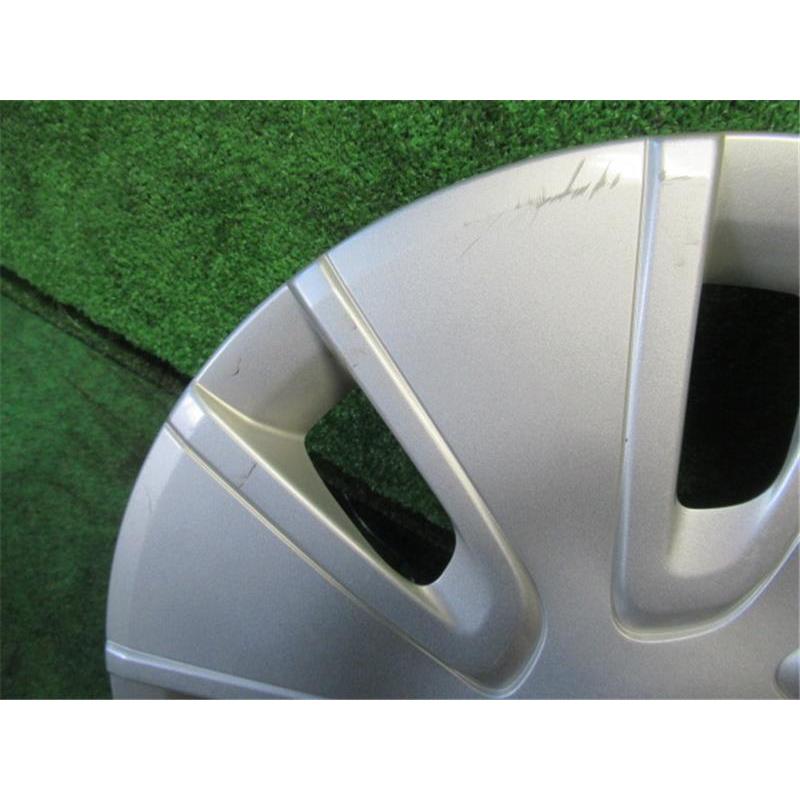 中古 1999-2002 三菱ミラージュ 13 インチ ホイールキャップ 中古 1999-2002 三菱ミラージュ 13 インチ ホイールキャップ