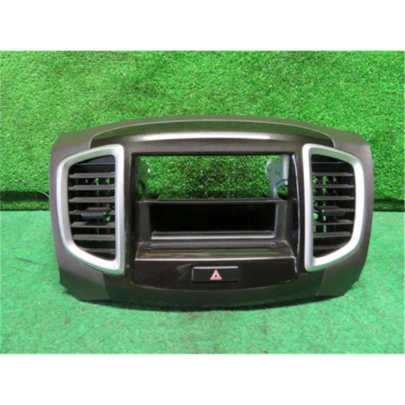 三菱 純正 デリカD2 《 MB15S 》 オーディオパネル P10300-20005082
