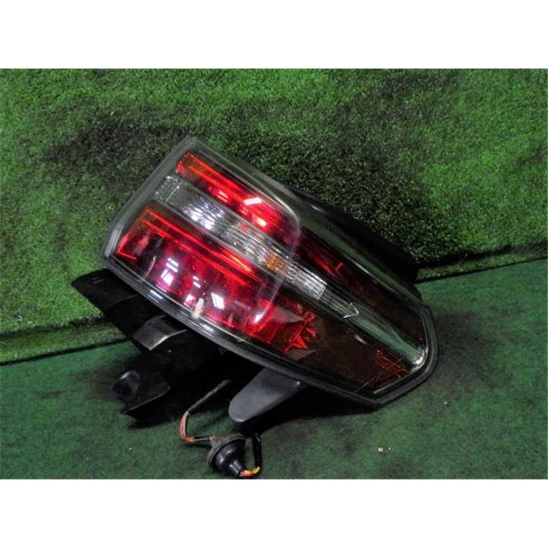 トヨタ　SAI AZK10 テールランプ　フォグランプ付き トヨタSAI AZK10 テールランプフォグランプ付き