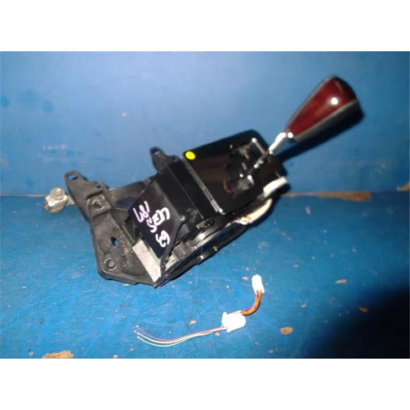 トヨタ 純正 クラウンマジェスタ 《 UZS187 》 シフトレバー P10400