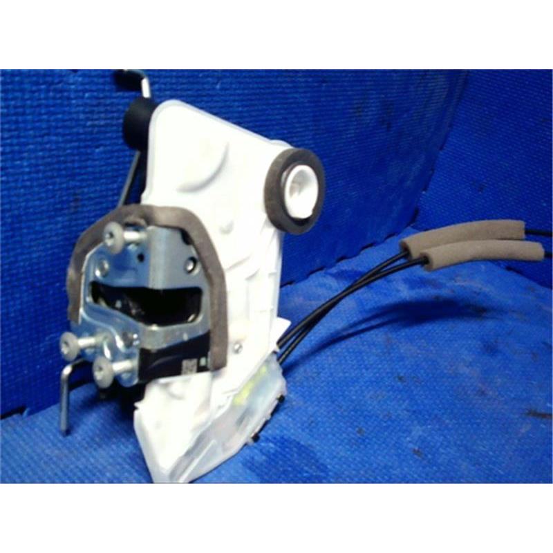 トヨタ 純正 エスクァイア 《 ZRR85G 》 左フロントドアロック トヨタ 純正 エスクァイア 《 ZRR85G 》 左フロントドアロック
