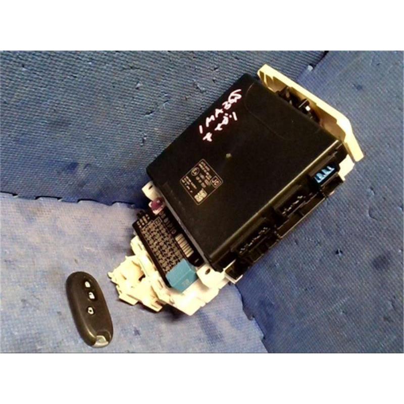 スズキ 純正 ソリオ 《 MA36S 》 ヒューズボックス P10400-24001499 