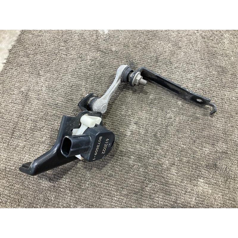 トヨタ 純正 ヴォクシー 《 ZRR80W 》 ハイトコントロールセンサー
