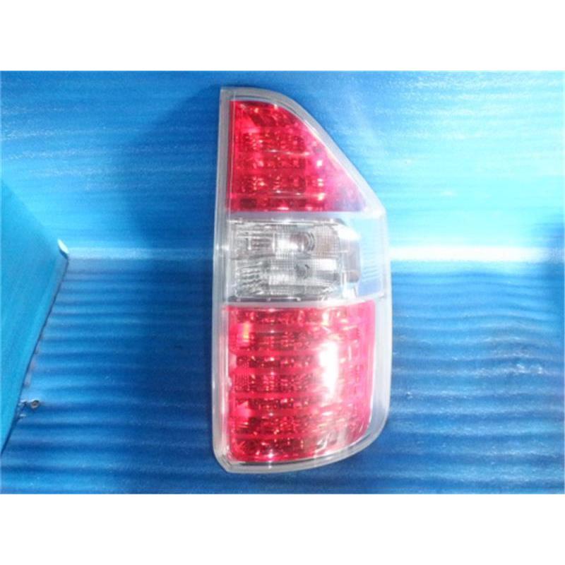 トヨタ 純正 ヴォクシー 《 ZRR75W 》 右テールランプ 81551-28431