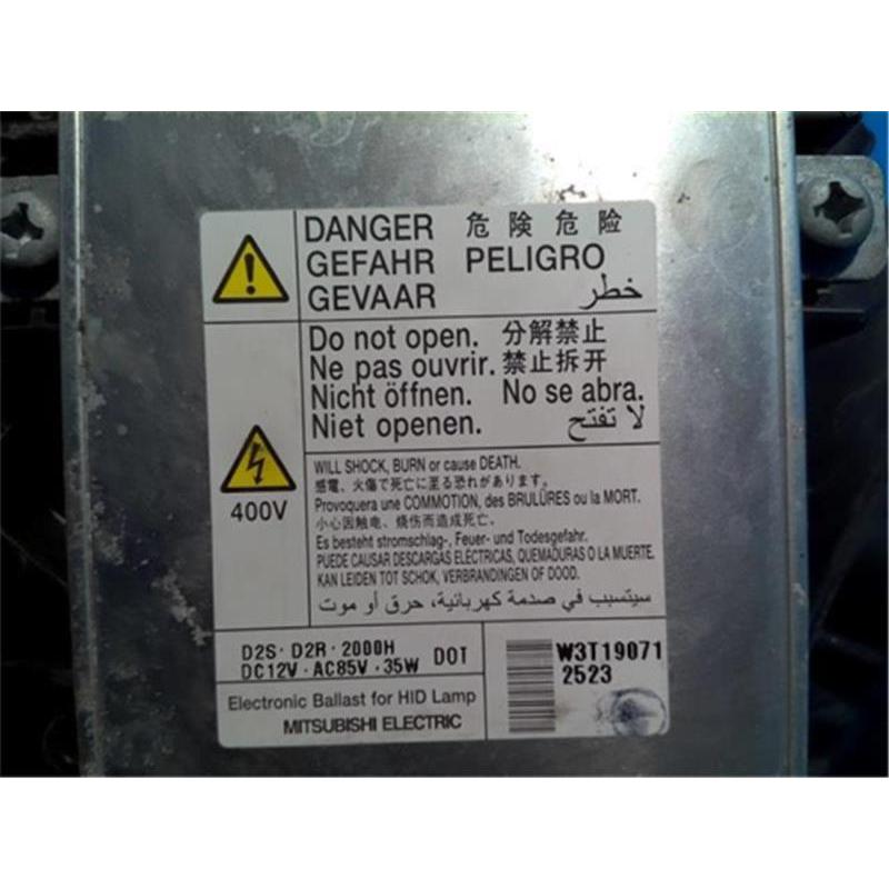 ホンダ 純正 フィット 《 GP1 》 右ヘッドライト 33101-TF0-N81