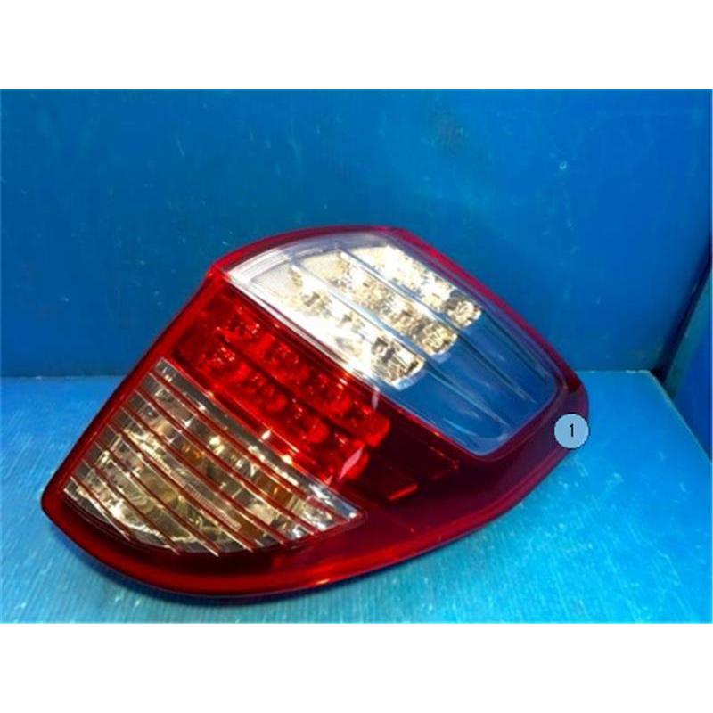 トヨタ 純正 ヴァンガード 《 ACA33W 》 右テールランプ 81550-42110