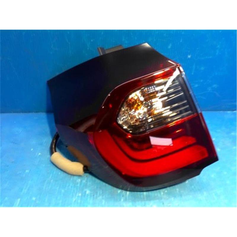 ホンダ 純正 フィットeHEV 《 GR8 》 左テールランプ 33550-TZA-J01