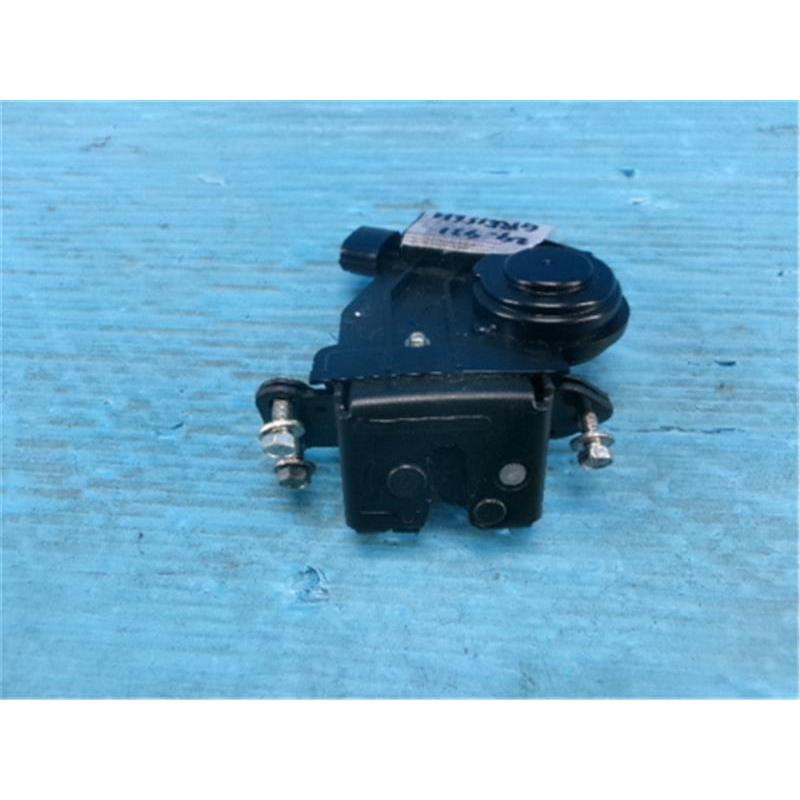 トヨタ 純正 ブレイド 《 GRE156H 》 バックドアロック 69350-28151