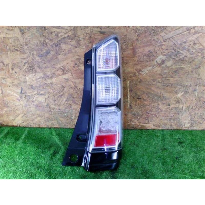 ホンダ 純正 N-BOX 《 JF1 》 右テールランプ P21600-22010490 : NGP