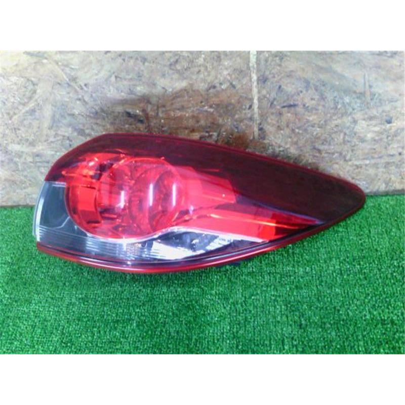 マツダ 純正 アテンザ 《 GJ2FW 》 右テールランプ - P21600-23002288