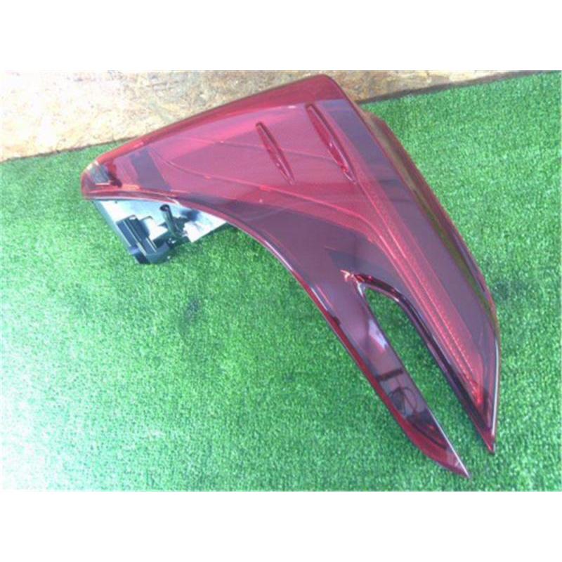 アルファード　AYH30右テールランプ トヨタ 純正 アルファード 《 AYH30W 》 右テールランプ