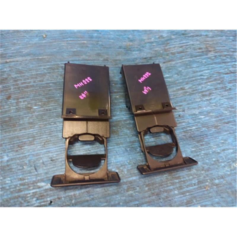 スズキ 純正 ワゴンR 《 MH22S 》 ドリンクホルダー P21800-23001663