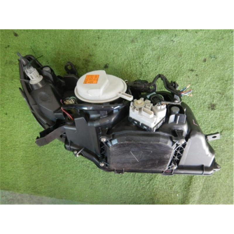 レガシィBP5後期　新品 左ヘッドライト スバル 純正 レガシィ 《 BP5 》 右ヘッドライト 8400AG981