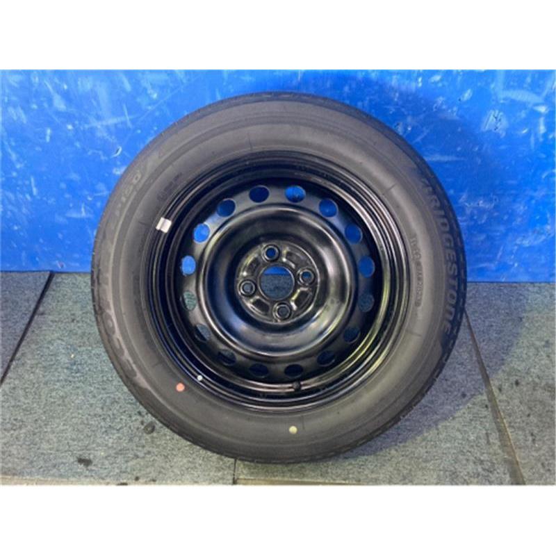 トヨタ 純正 アクア 《 MXPK11 》 タイヤホイール付 P30200-25006456