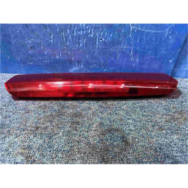 セレナ（C25ハイマウントストップランプ） 日産 純正 セレナ 《 C25 》 ハイマウントストップランプ P30200