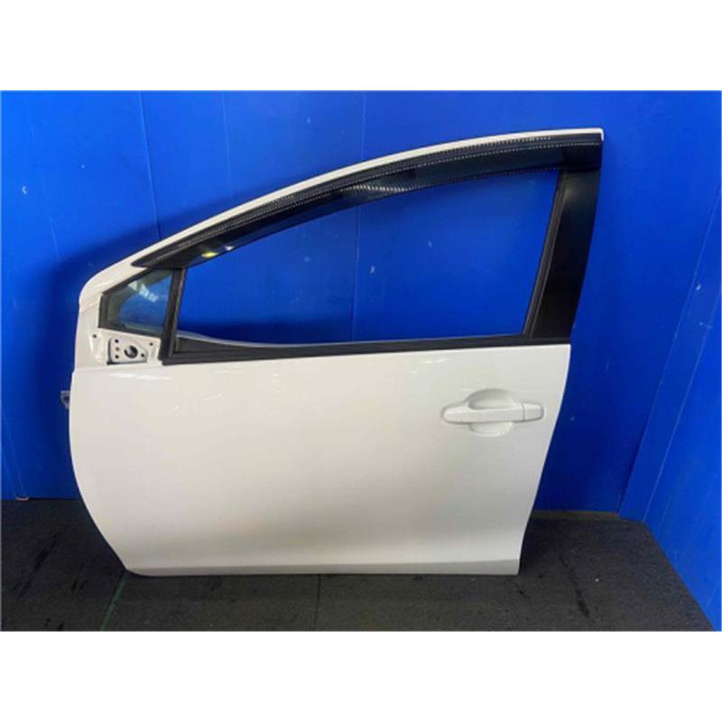 トヨタ 純正 アクア 《 NHP10 》 左フロントドア P30200-26002584