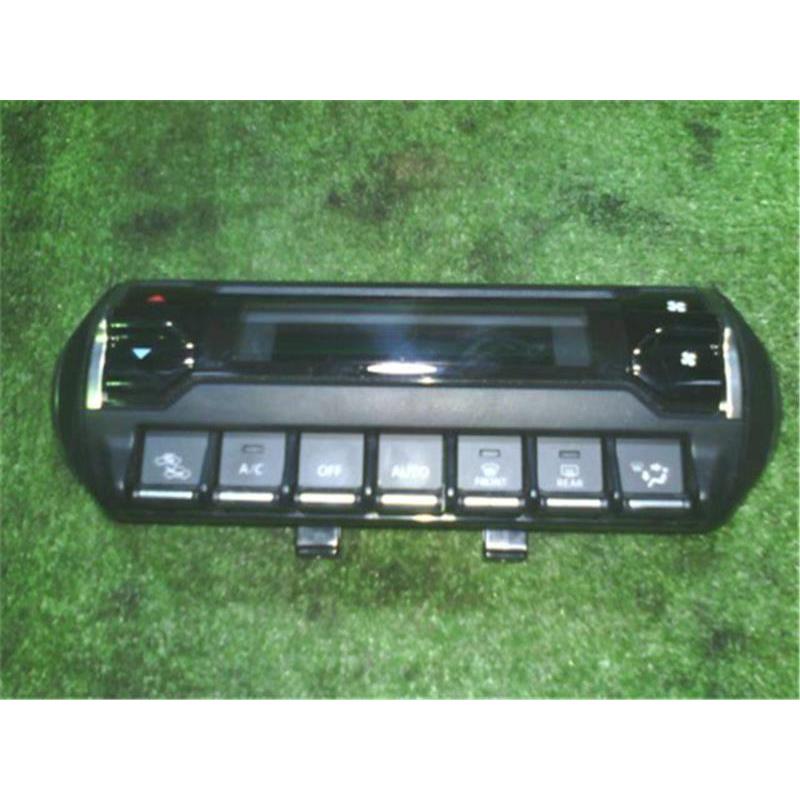 ❗️ホワイト仕様❗️イグニス　エアコンスイッチ スズキ 純正 イグニス 《 FF21S 》 エアコンスイッチパネル P30300