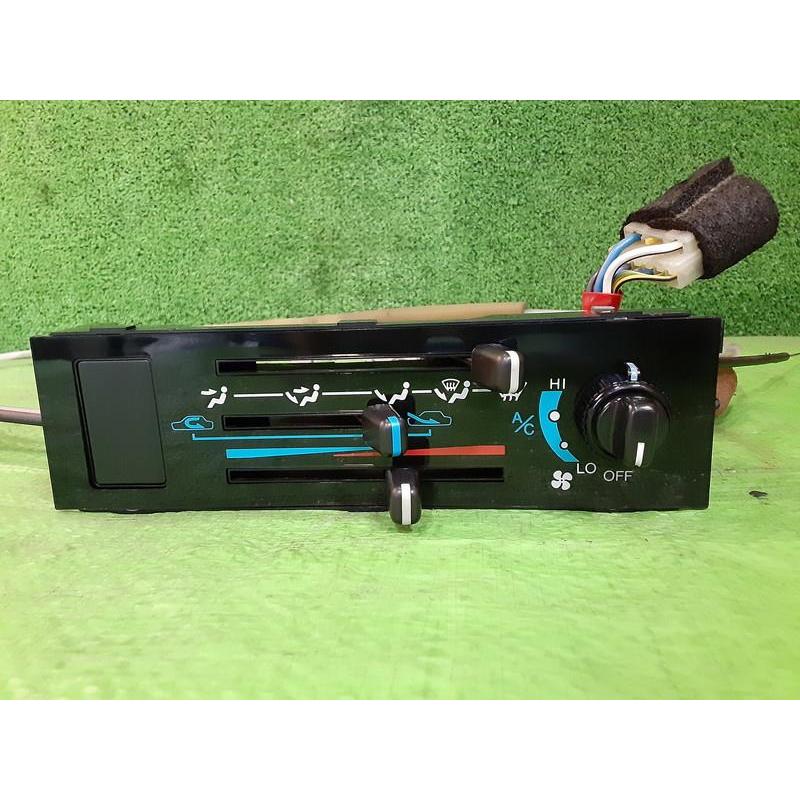 トヨタ 純正 ランドクルーザープラド 《 LJ78W 》 エアコンスイッチ