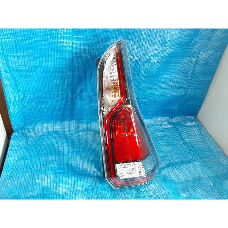 日産 純正 セレナ 《 GFC27 》 右テールランプ 26550-5TA0B P30700
