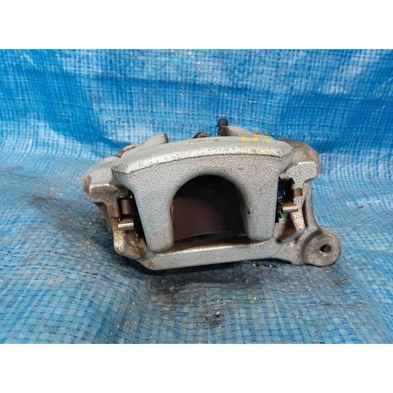 新品未使用三菱純正 デリカd５左右リアブレーキキャリパー ASSY 三菱 純正 デリカD5 《 CV1W 》 右リアブレーキキャリパー P30700