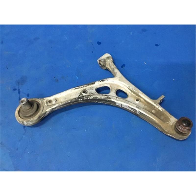 カーパーツ ロアアーム 楽天市場】フロント ロアアーム 右側 48068-B5011 48068-B5010