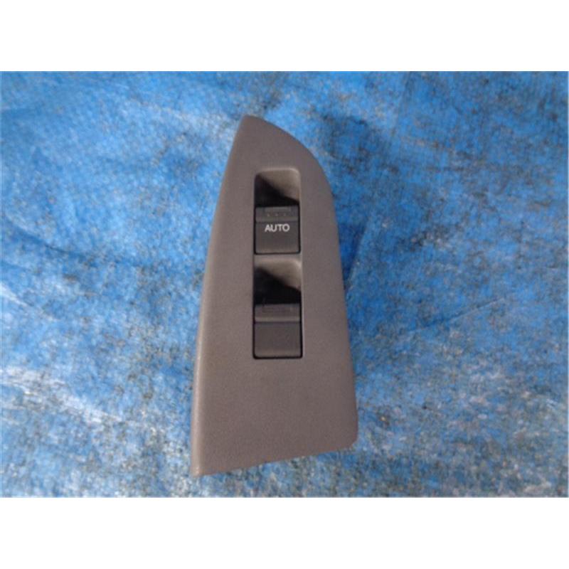 イスズエルフパワーウィンドウスイッチ 運転席用　純正新品未使用品 イスズエルフパワーウィンドウスイッチ 運転席用 純正新品未使用品