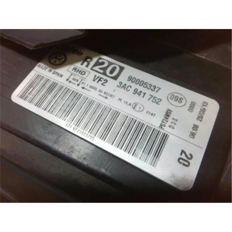 ワーゲン 純正 パサート 《 3CCAX 》 右ヘッドライト P31400-25009953の画像