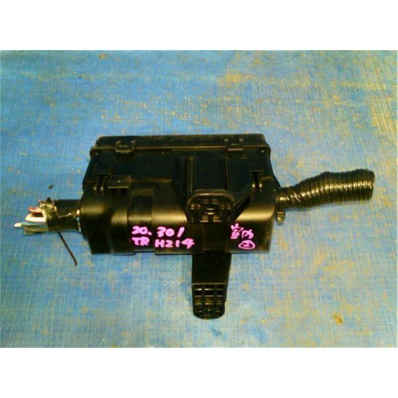 トヨタ 純正 ハイエース 《 TRH214W 》 ヒューズボックス P31501