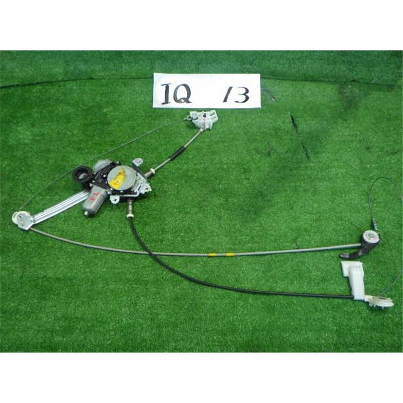 トヨタ 純正 IQ 《 KGJ10 》 左パワーウィンドウモーター 69820-74012