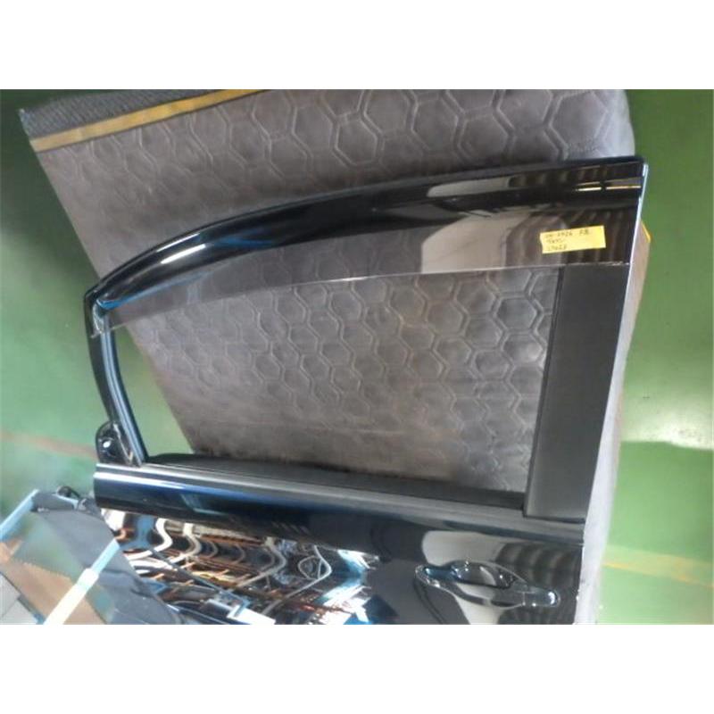 トヨタ 純正 ヴォクシー 《 ZRR80W 》 左フロントドア 67002-28280 