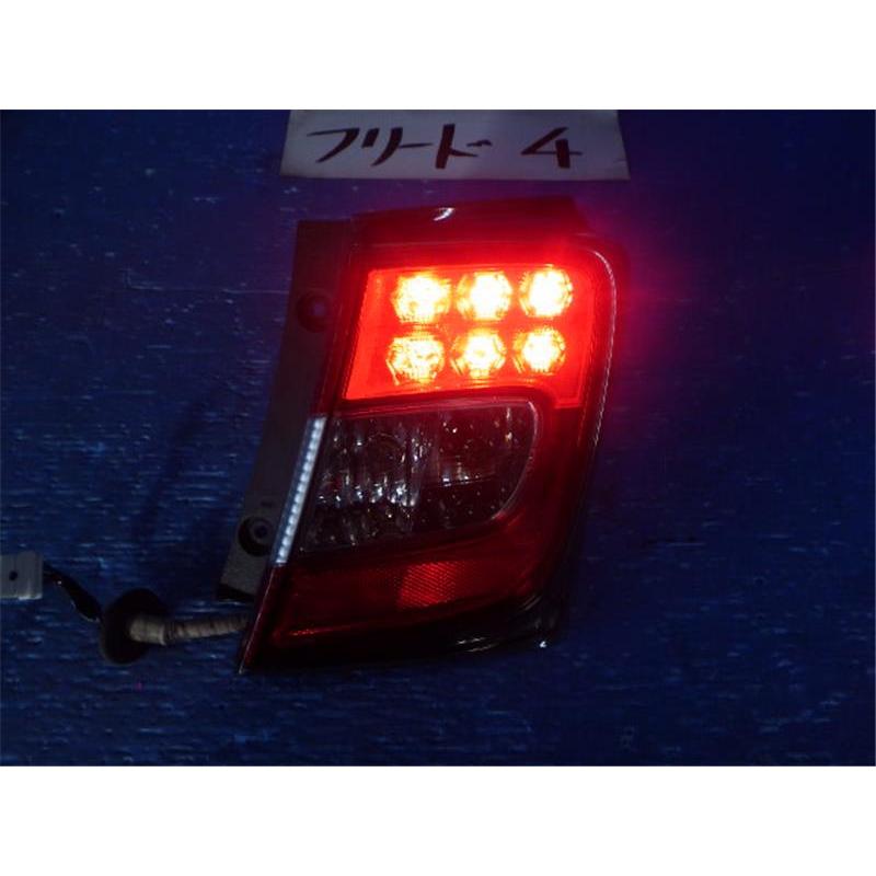 ホンダ 純正 フリードスパイク 《 GB3 》 右テールランプ 33501