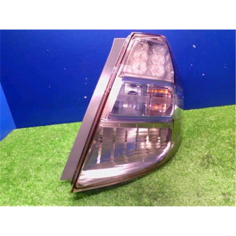 HONDAフィットGE8後期テールレンズ右 33500-TF0-J61 フィット GE8