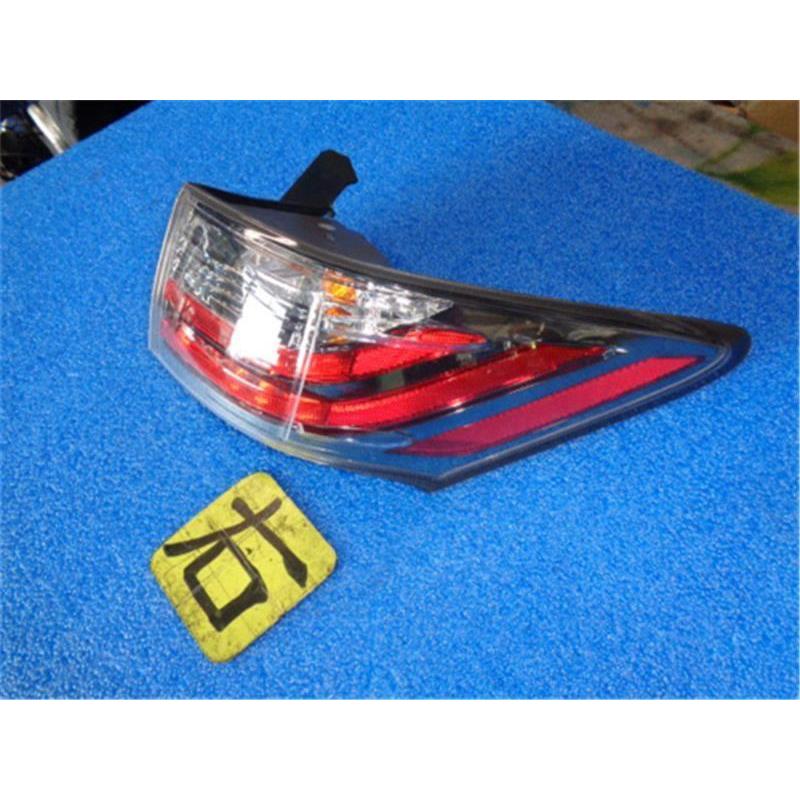 レクサスct・ZWA10左右純正テールランプ トヨタ 純正 レクサスCT 《 ZWA10 》 右テールランプ P41700