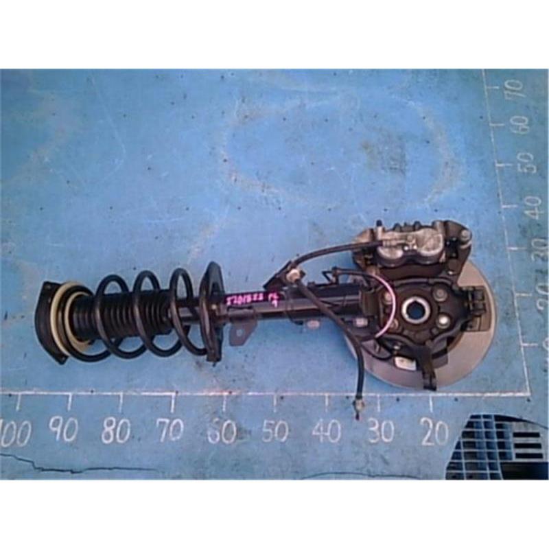 セレナC27純正サスペンション、 フロントストラット右左セット