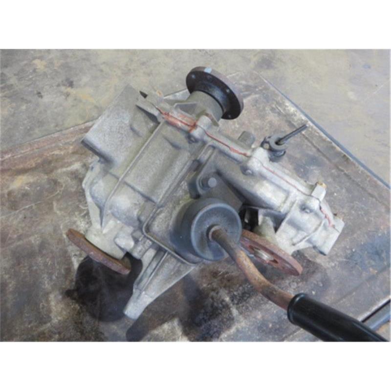 jb23ジムニー　前期型　純正トランスファー スズキ 純正 ジムニー 《 JB23W 》 トランスファー P50700-25001033