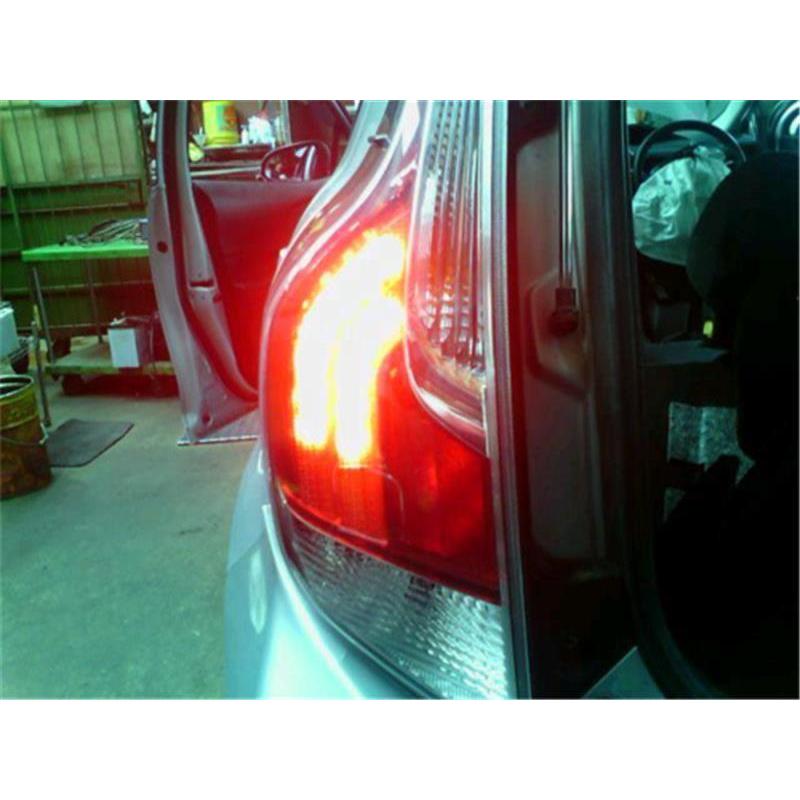 トヨタ 純正 アクア 《 NHP10 》 左テールランプ 81561-52D01 トヨタ 純正 アクア 《 NHP10 》 左テールランプ 81561-52D01