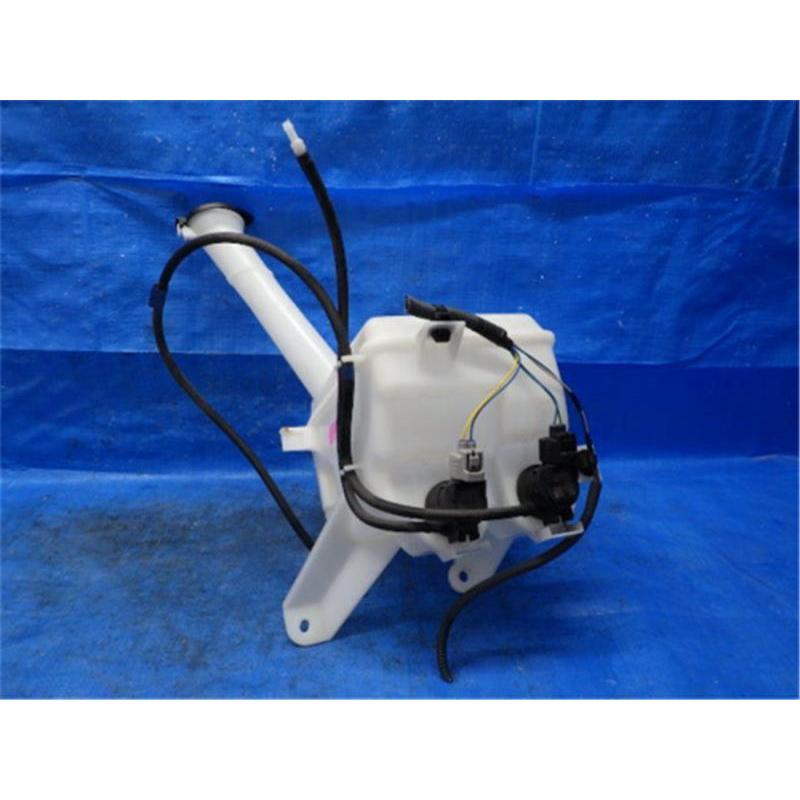 ハルさん専用 スバル 純正 トレジア 《 NCP120X 》 ウォッシャータンク P51000