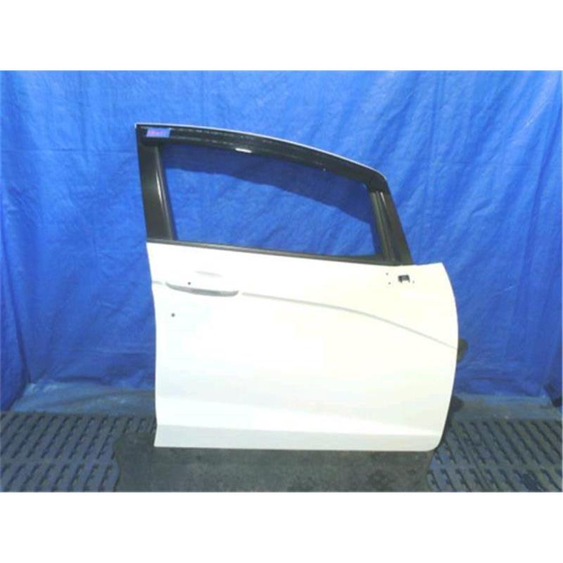ホンダ 純正 フィット 《 GP5 》 右フロントドア 67010-T5A