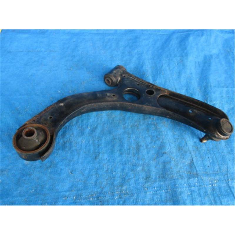 ダイハツ　LA100 ムーヴ等用ロアアーム ダイハツ 純正 ムーブ 《 LA100S 》 左フロントロアアーム