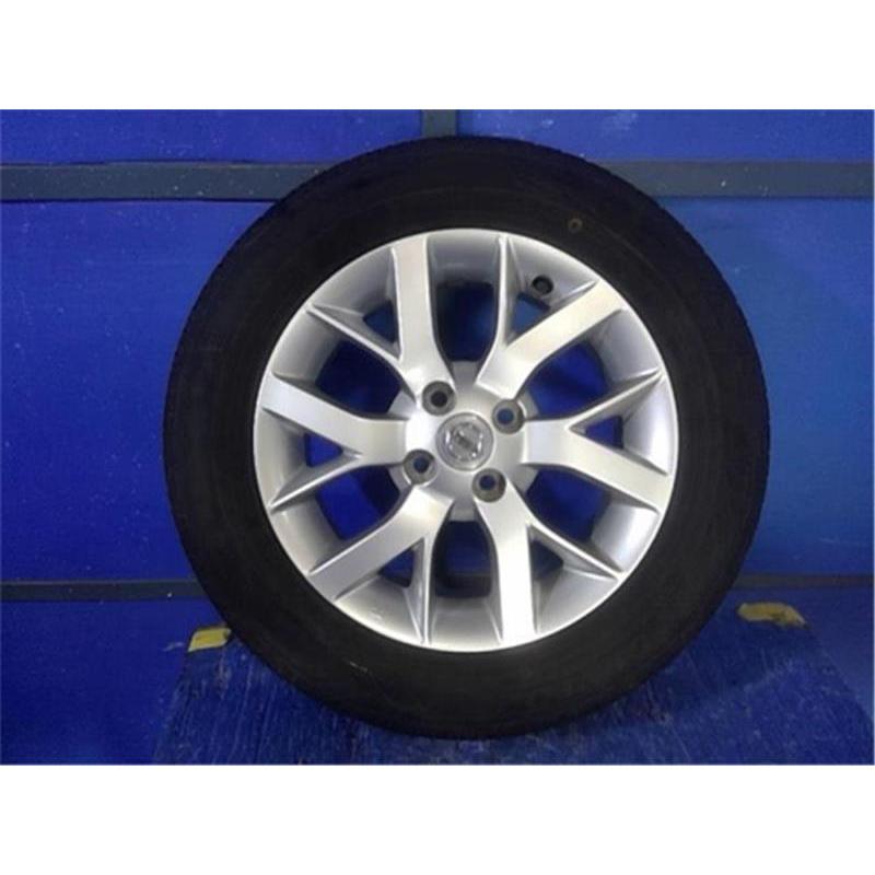 日産ノートE12 185/70R14タイヤセット純正ホイール2025年製造バリ山 日産 純正 ノート 《 E12 》 タイヤホイール付 D0300-3VA1A P61400